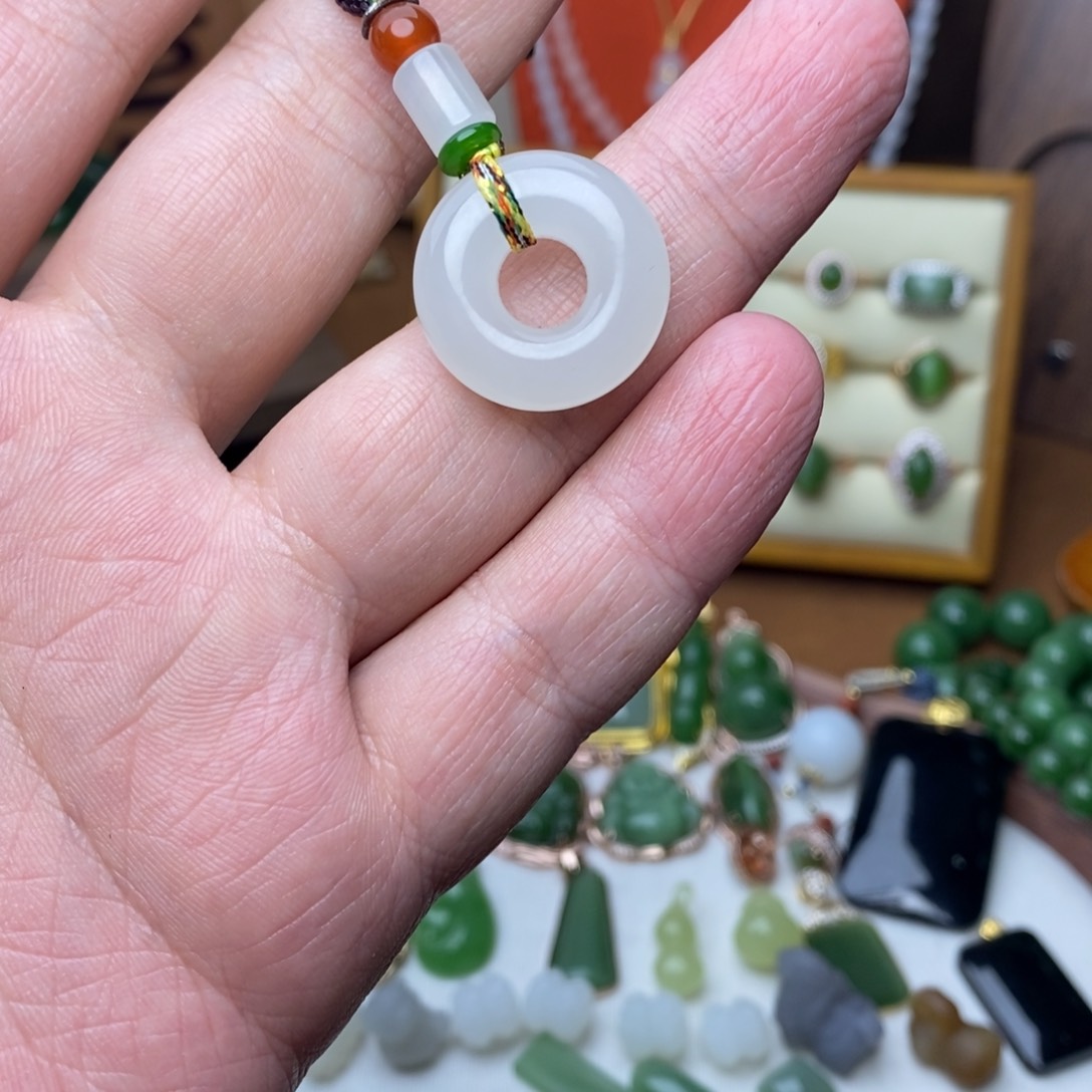 颈饰未镶嵌和田玉醉**风