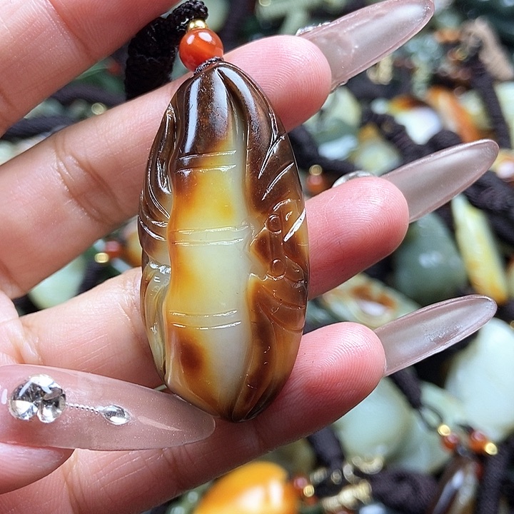 和田玉颈饰未镶嵌