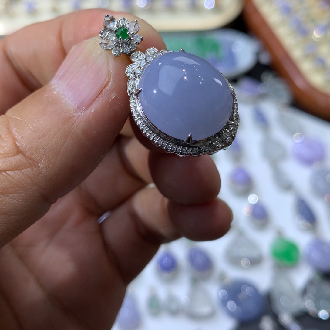 翡翠吊坠(不含链)18K金镶嵌