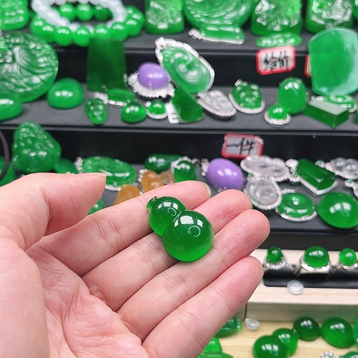 有***事翡翠未镶嵌手链挂件