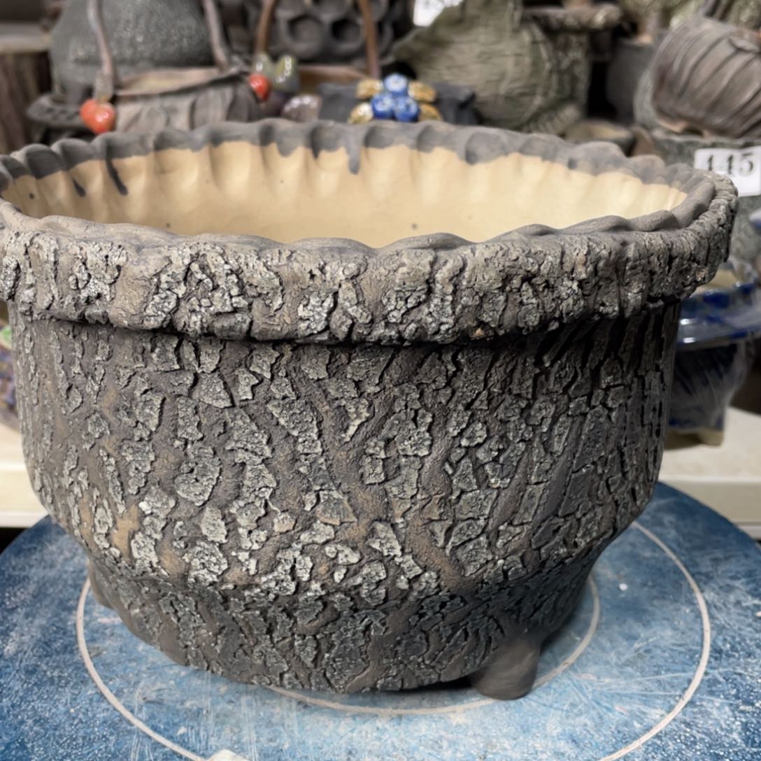 红陶微瑕的脸上有一丝的