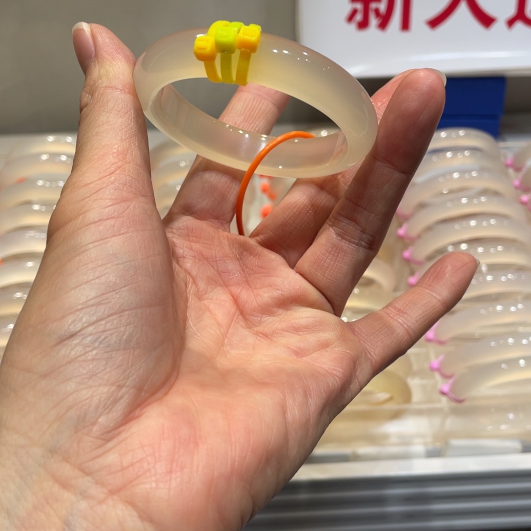 ****…玛瑙/玉髓未镶嵌手镯@定向香槟金@【50.9】