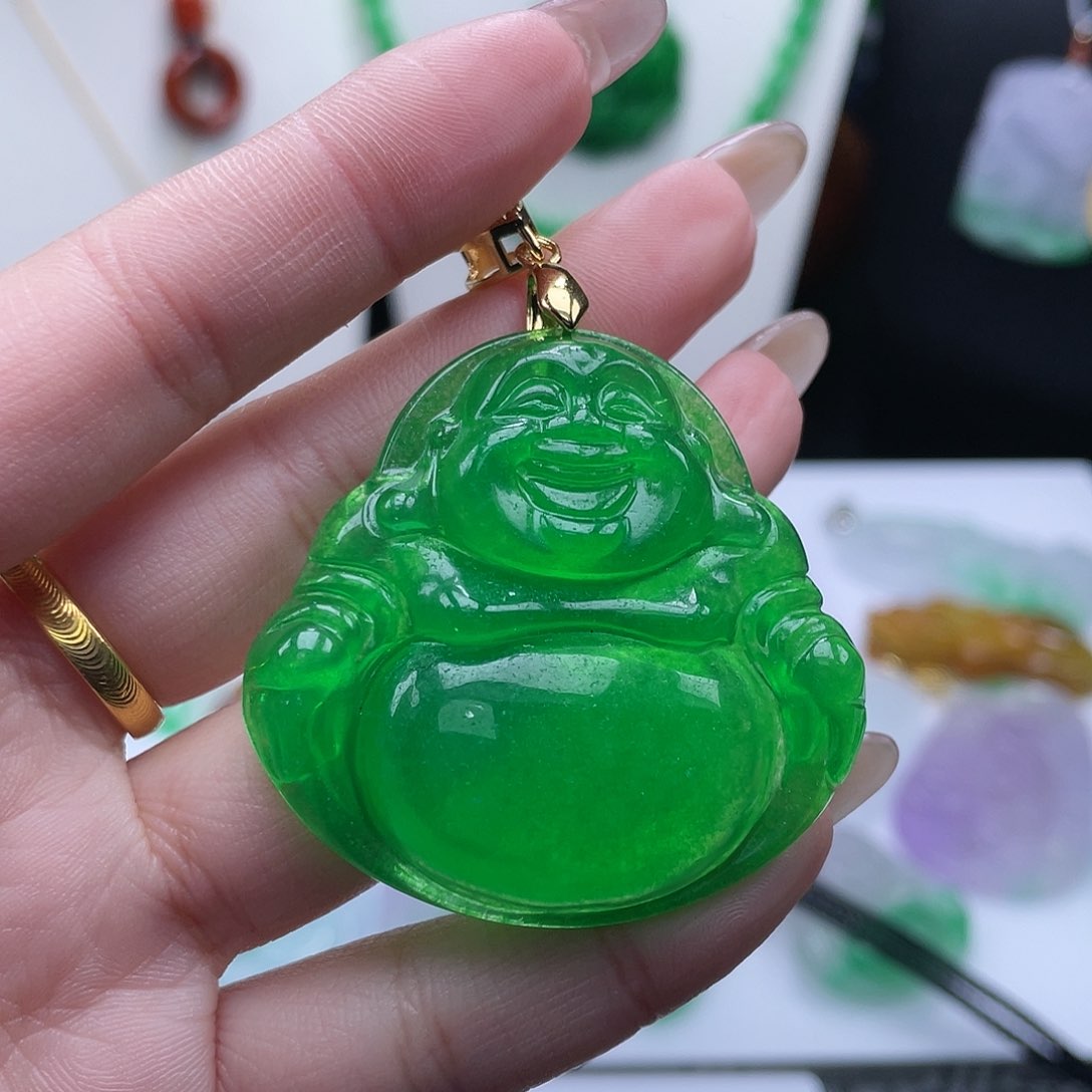 翡翠吊坠(赠链)未镶嵌