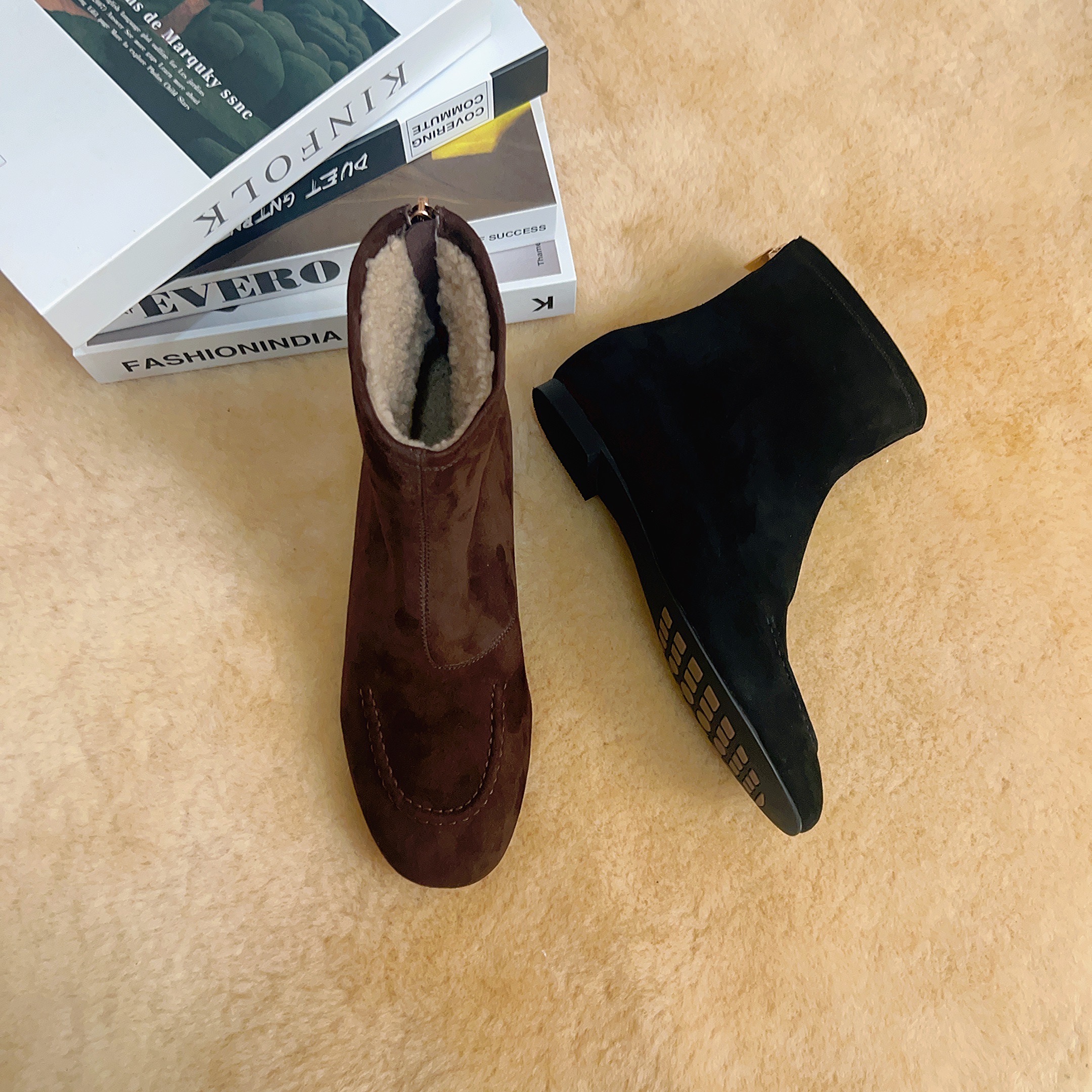 圆头平跟冬季女士真皮休闲风短靴百搭后拉链筒靴女靴X999-1