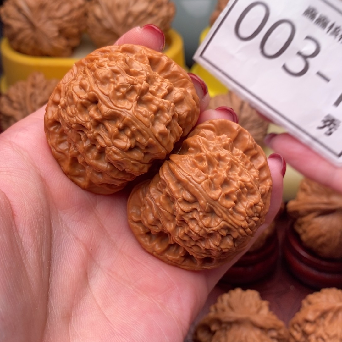 文玩核桃把件白狮44