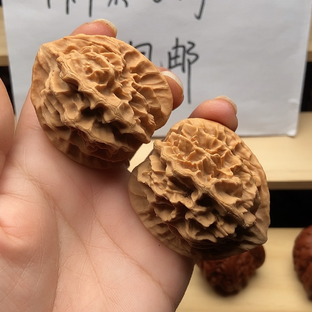 吊坠文玩核桃文玩核桃手把件12号6对练手龙纹