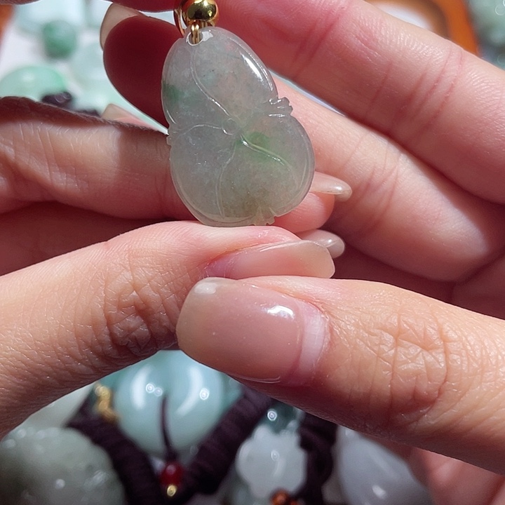 翡翠颈饰未镶嵌8877。