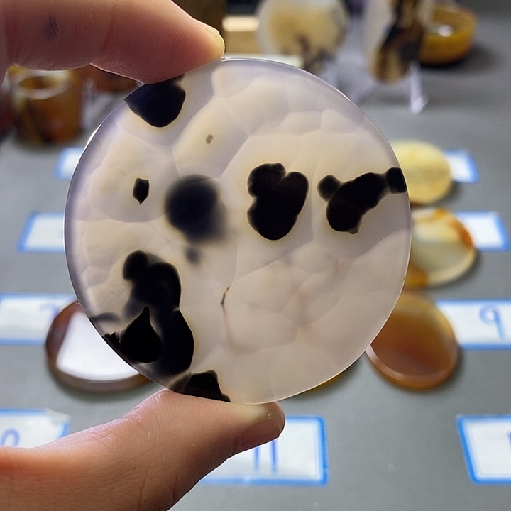玛瑙/玉髓未镶嵌珠宝半成品156