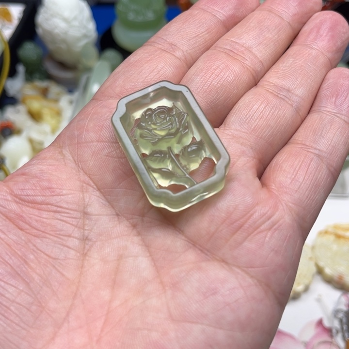 未镶嵌蛇纹石玉颈饰