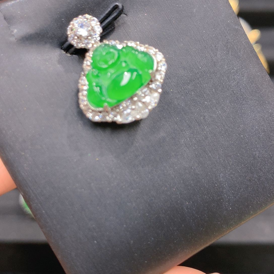 翡翠吊坠(赠链)银S925镶嵌0002