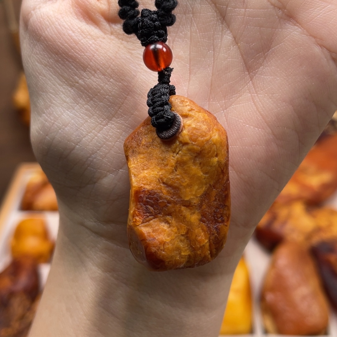 琥珀未镶嵌珠宝奇石