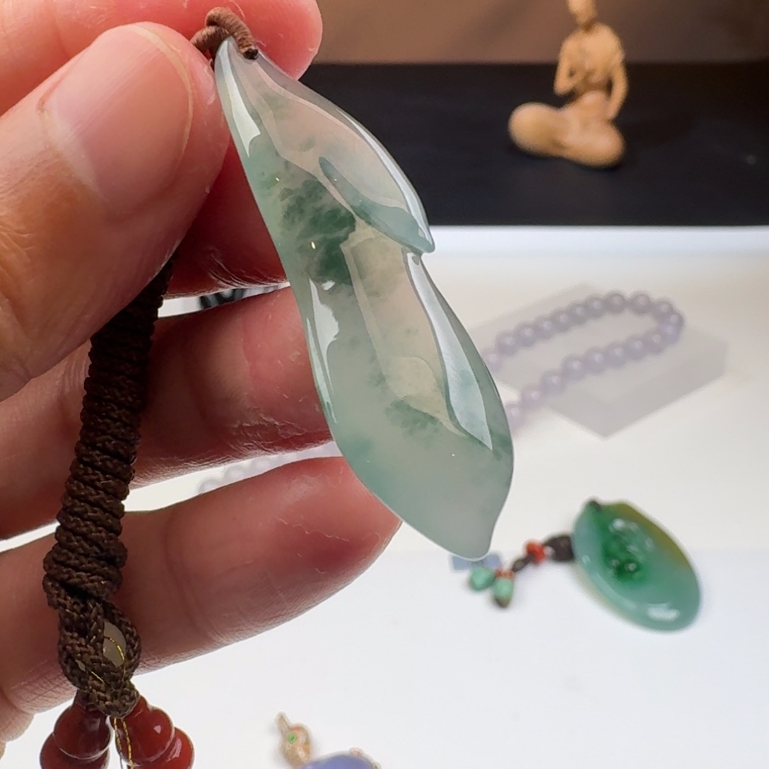 翡翠颈饰未镶嵌帅