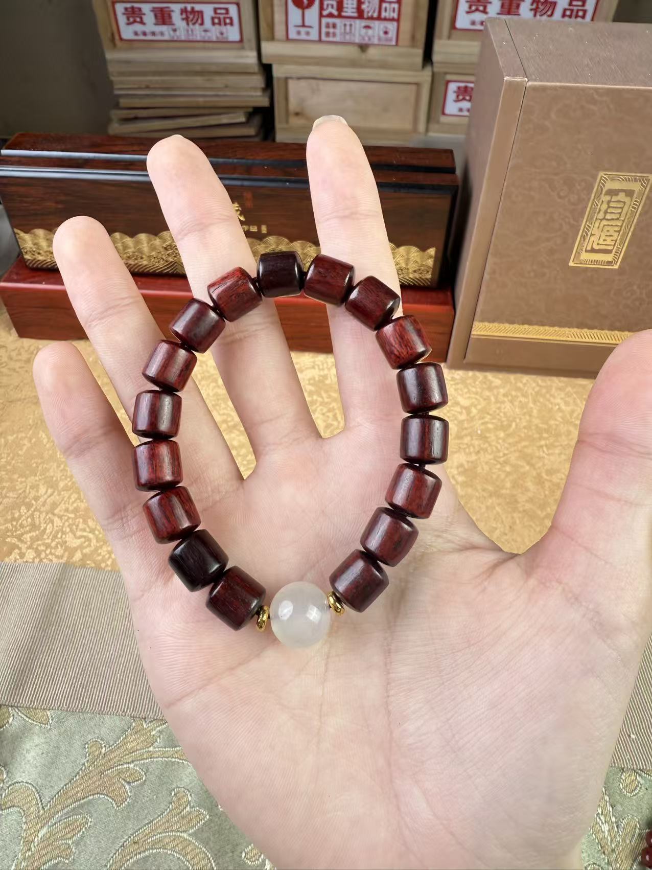 A24黑檀宝珠无礼盒无证书