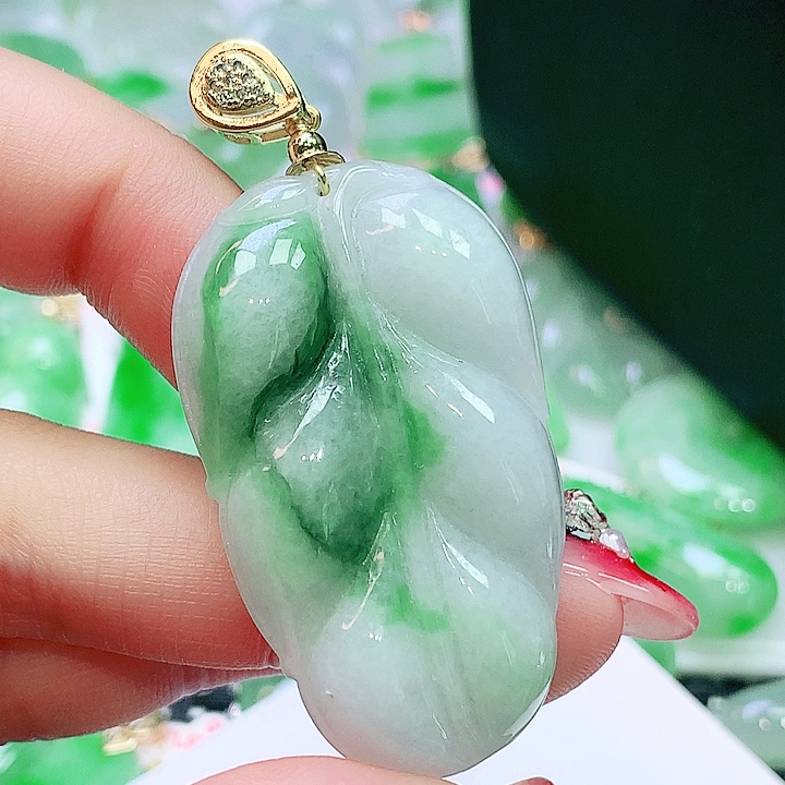 翡翠未镶嵌项圈翡翠