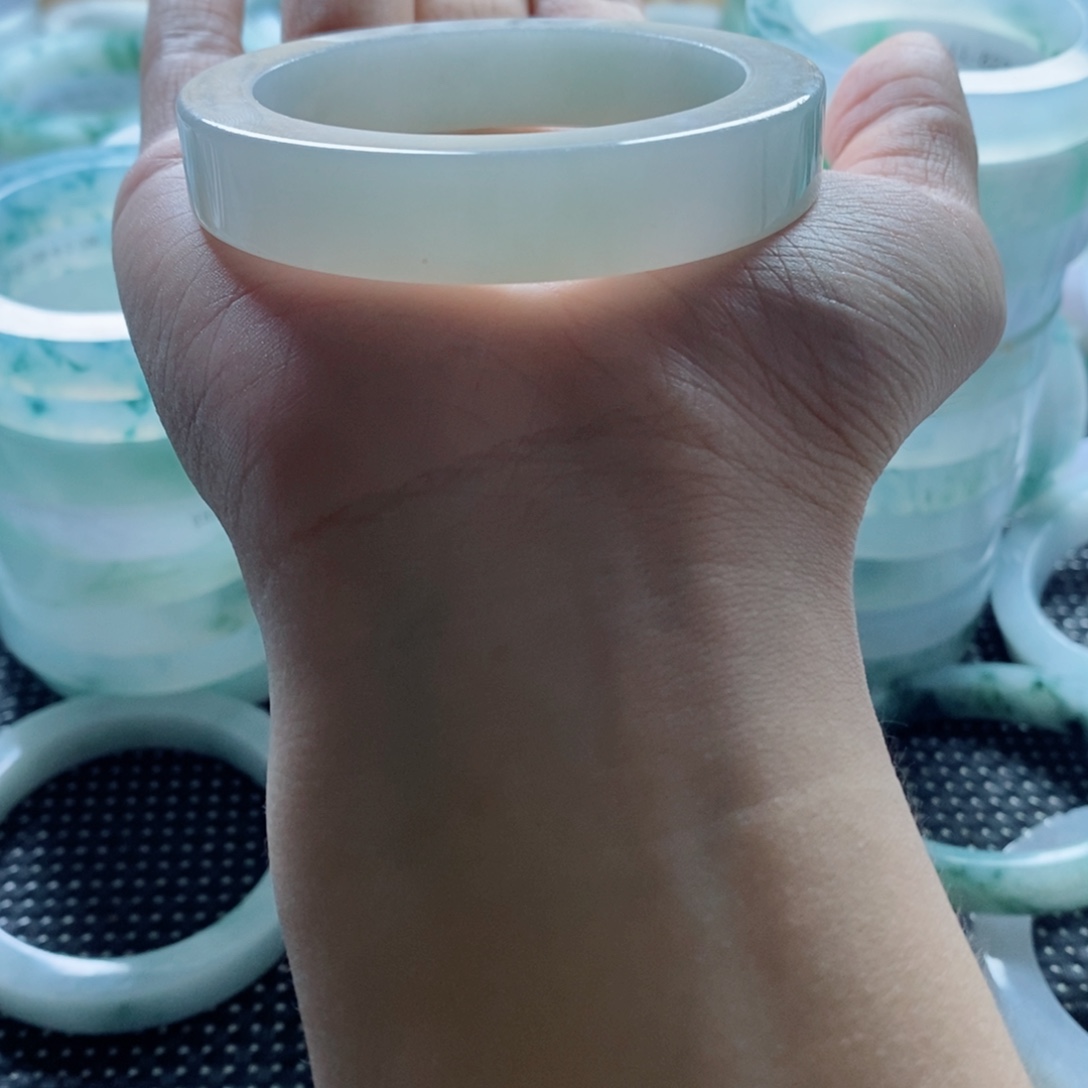 月***梭未镶嵌AAA定制翡翠