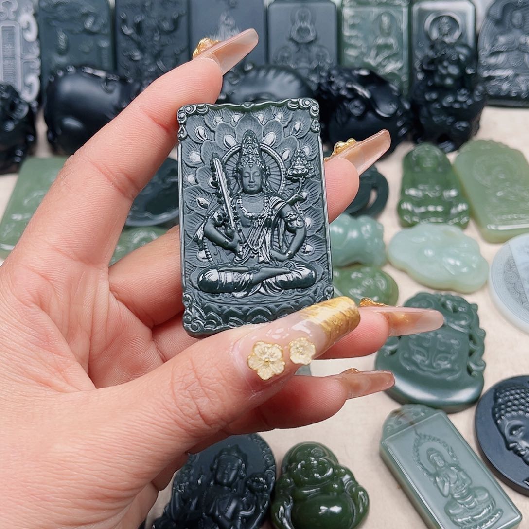 和田玉颈饰未镶嵌藏*羊