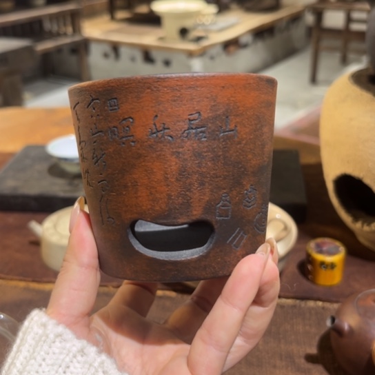 景德镇鱼和熊手工陶艺