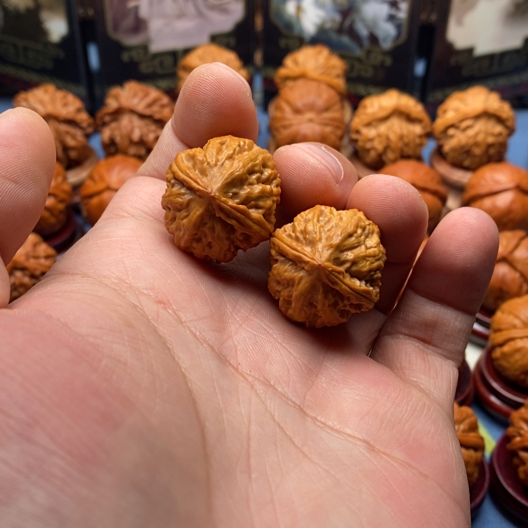 文玩核桃把件小蚂蚁