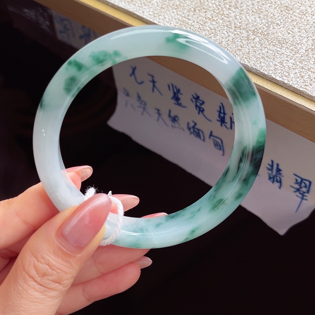 翡翠未镶嵌手镯手镯