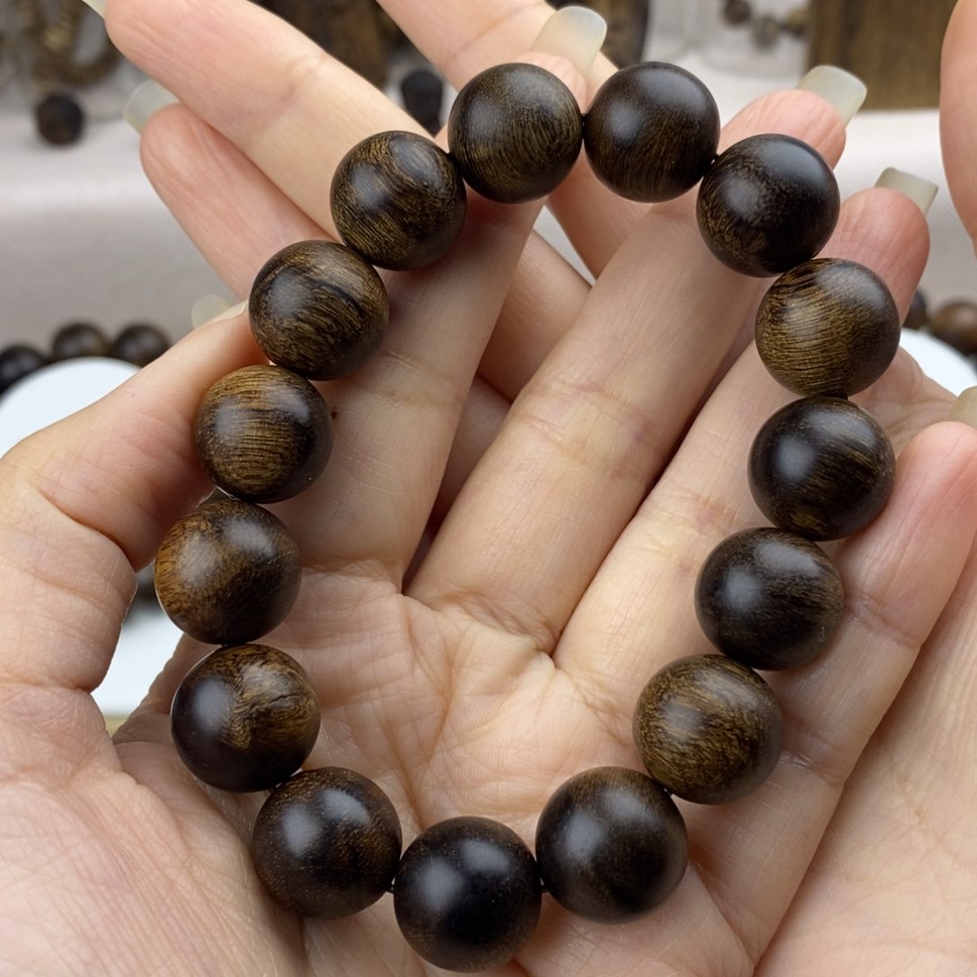 沉香手串感*越南芽庄白奇楠