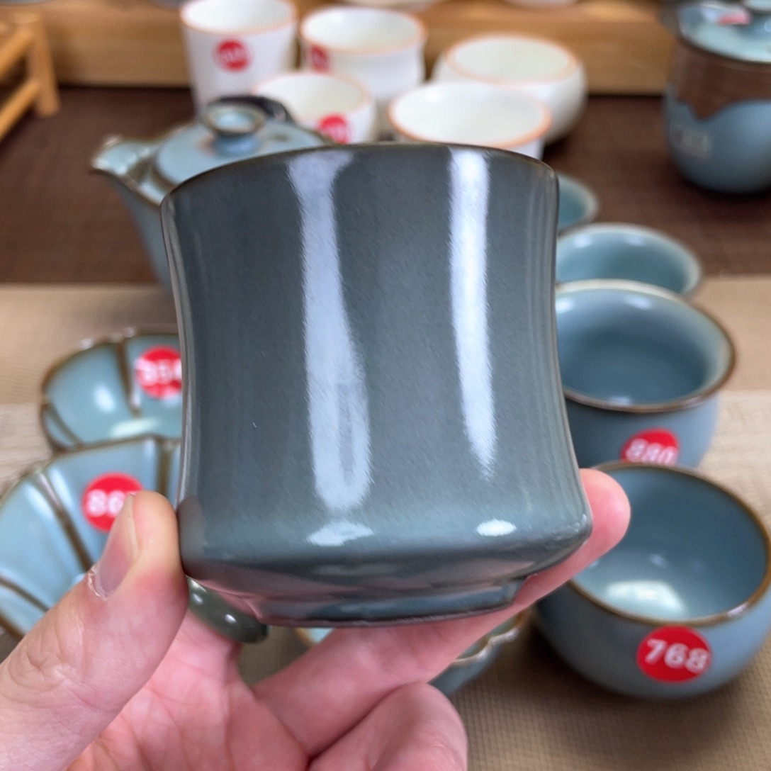 瓷片。。。。。。。。。。。。。。。。。