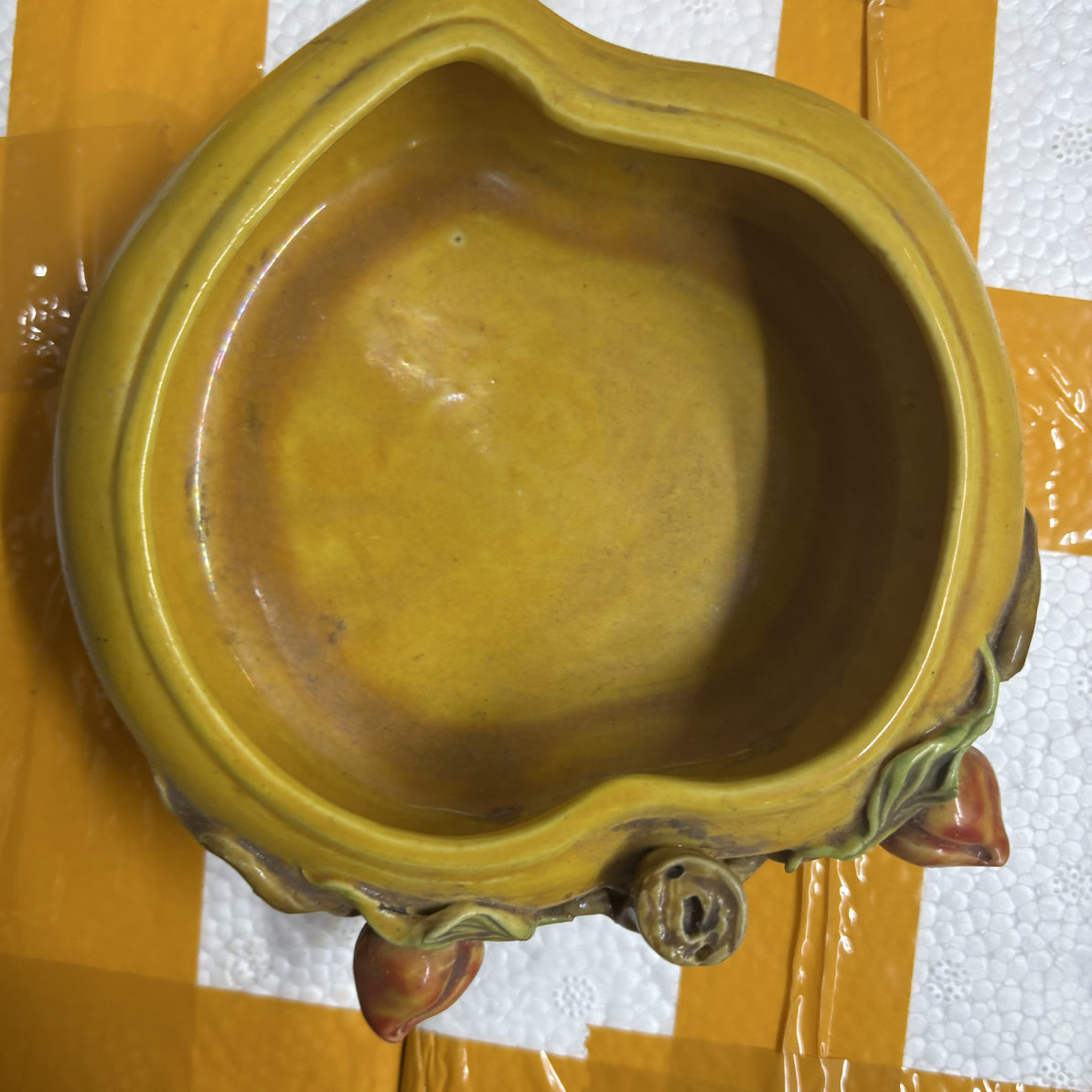 黄釉五彩笔洗全品手绘