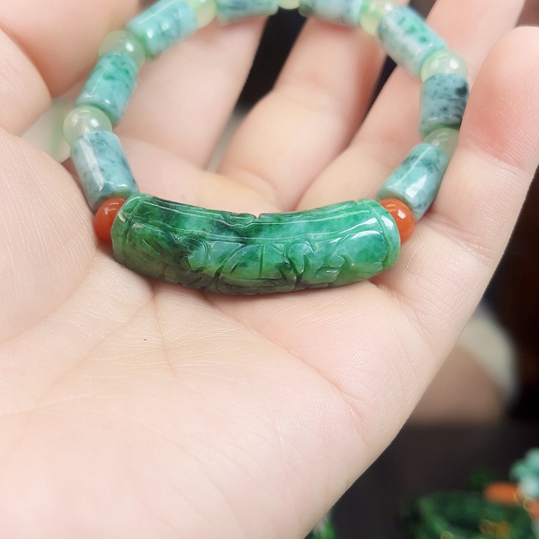 翡翠颈饰未镶嵌手链