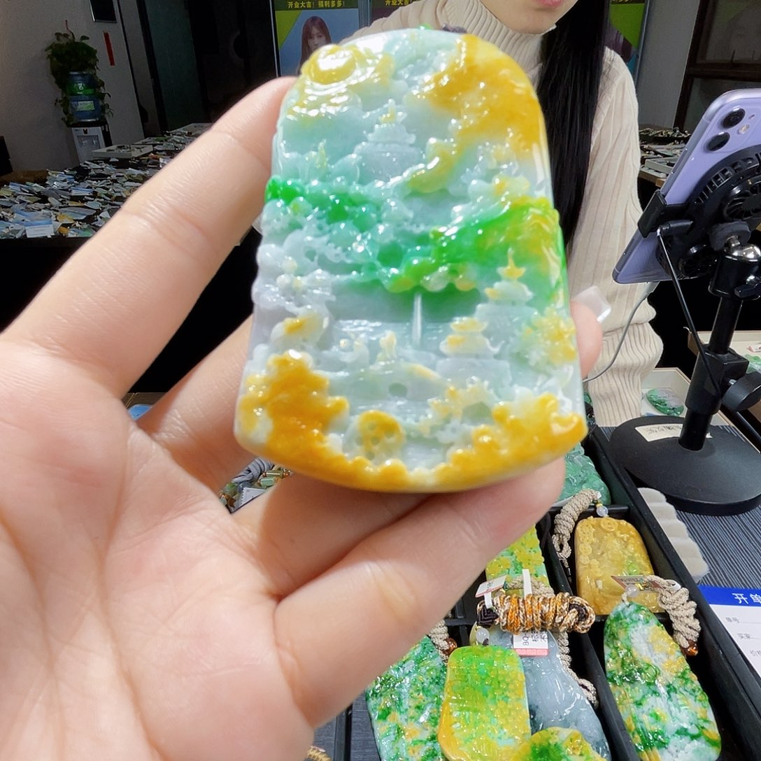 颈饰未镶嵌翡翠一