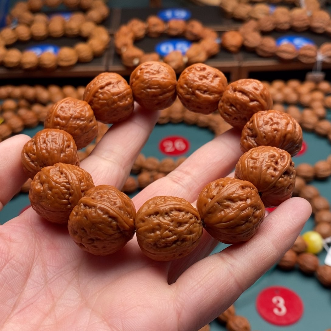 文玩核桃手串21尺寸红宝石