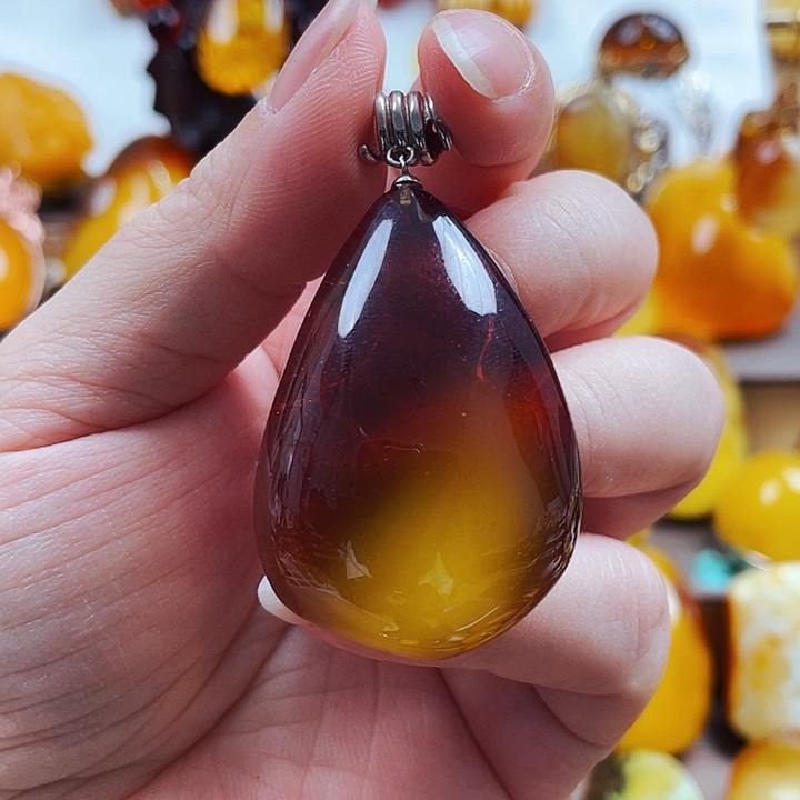 琥珀颈饰银S925镶嵌爱****品吊坠