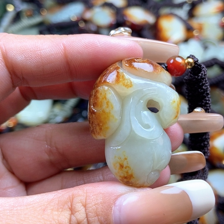 和田玉颈饰未镶嵌