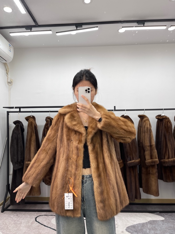 TT295(S)棕色中古进口水貂毛外套，肩40胸围100衣长72袖长56