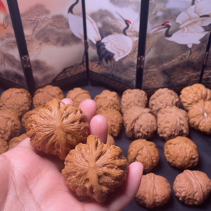 核桃43尺铁锤。          