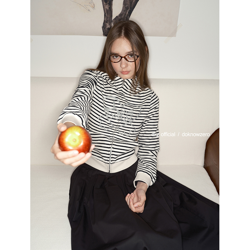 烫银条纹卫衣外套