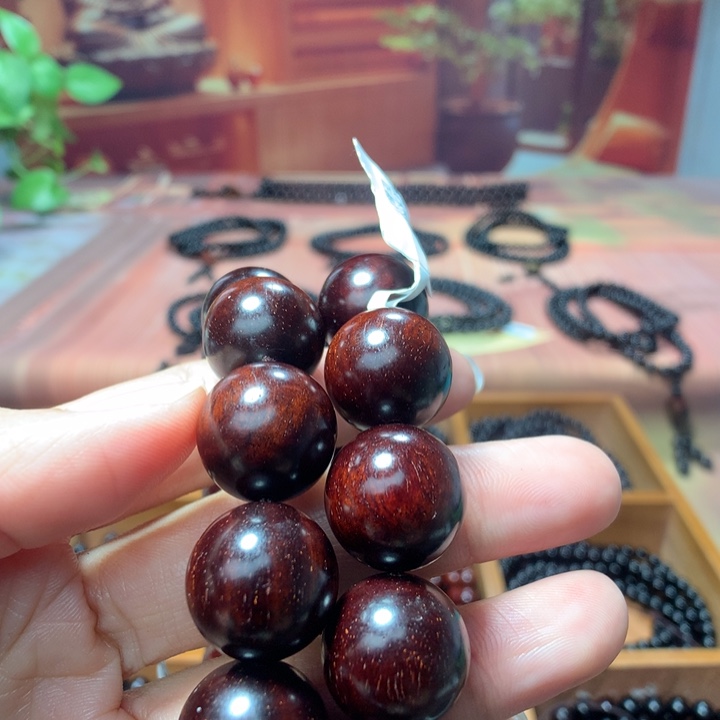 东***北小叶紫檀手串/手链15 mm30颗
