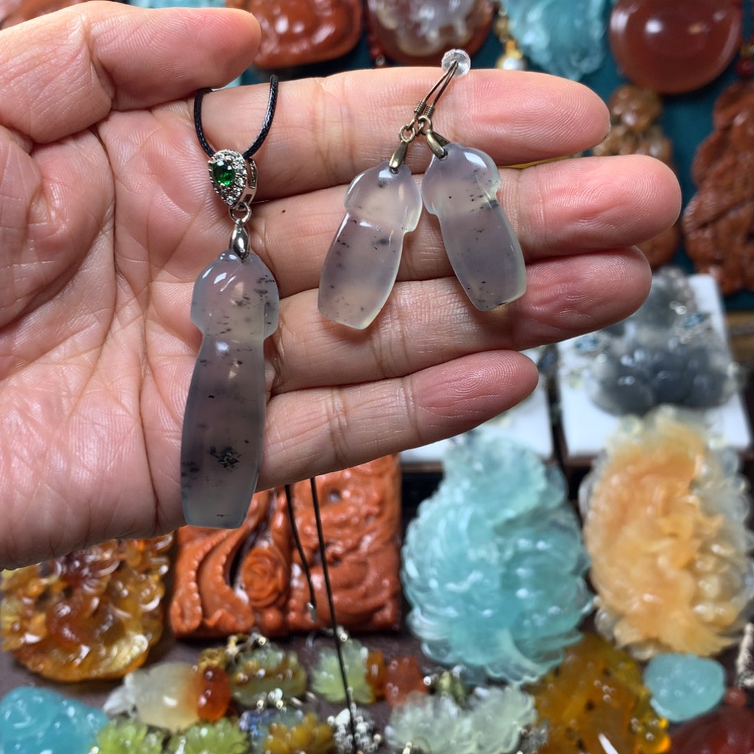 蛇纹石玉挂坠耳坠套装未镶嵌