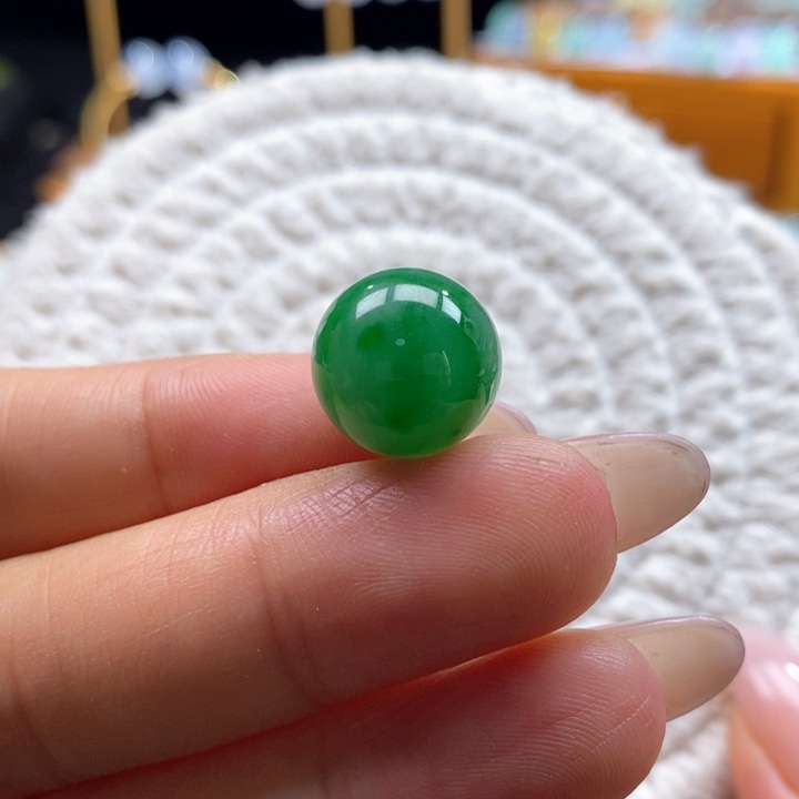 翡翠未镶嵌颈饰翡翠冰辣绿珠卡13.6m