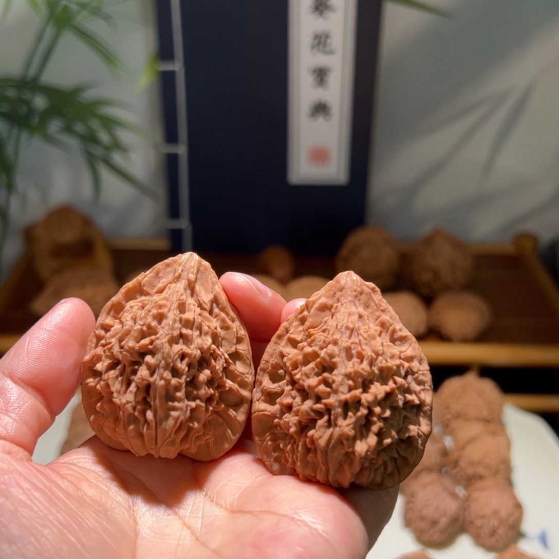 ****n文玩核桃吊坠火凤鸡心