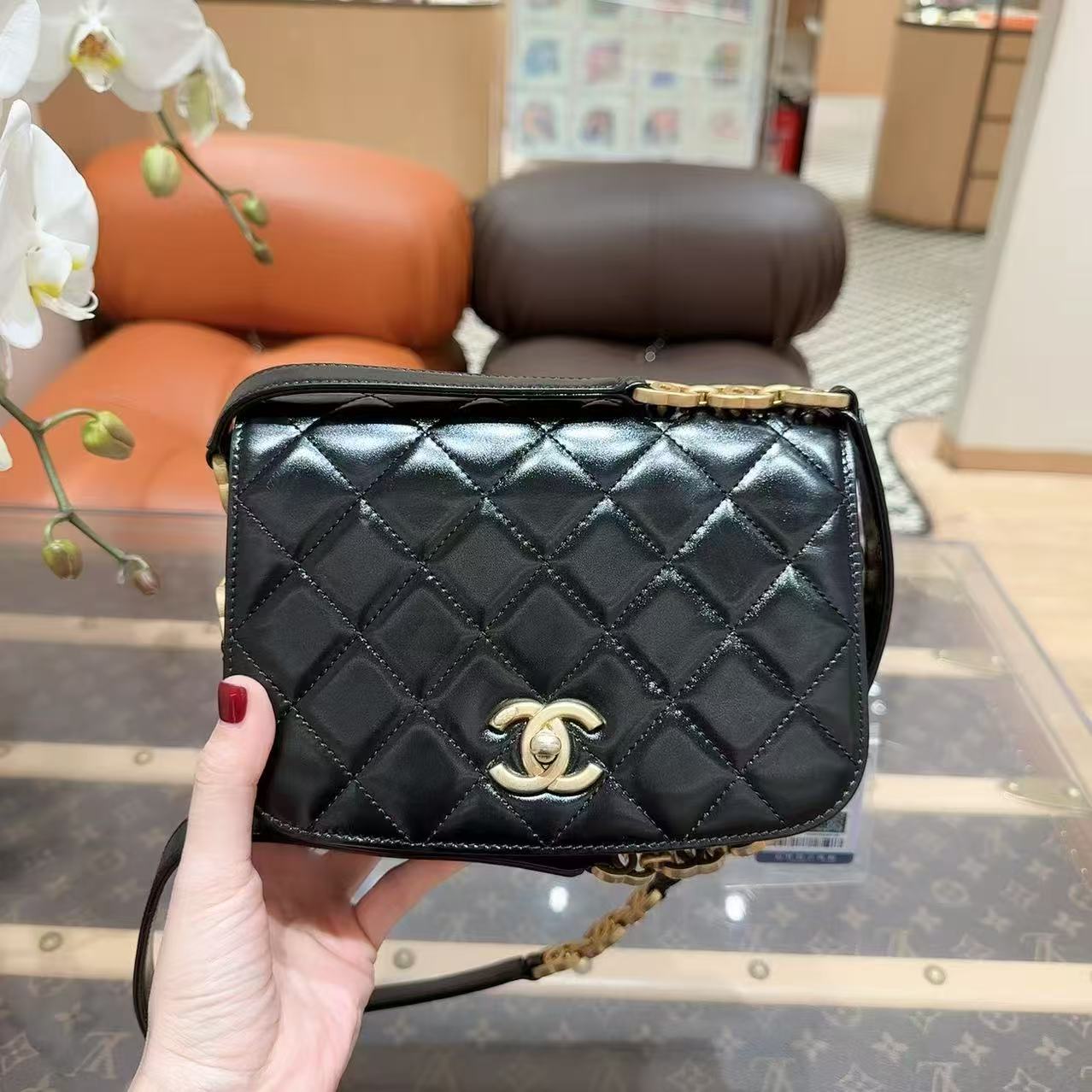 99新 Chanel/香奈儿 黑金油蜡牛皮马鞍包芯片款公价36500