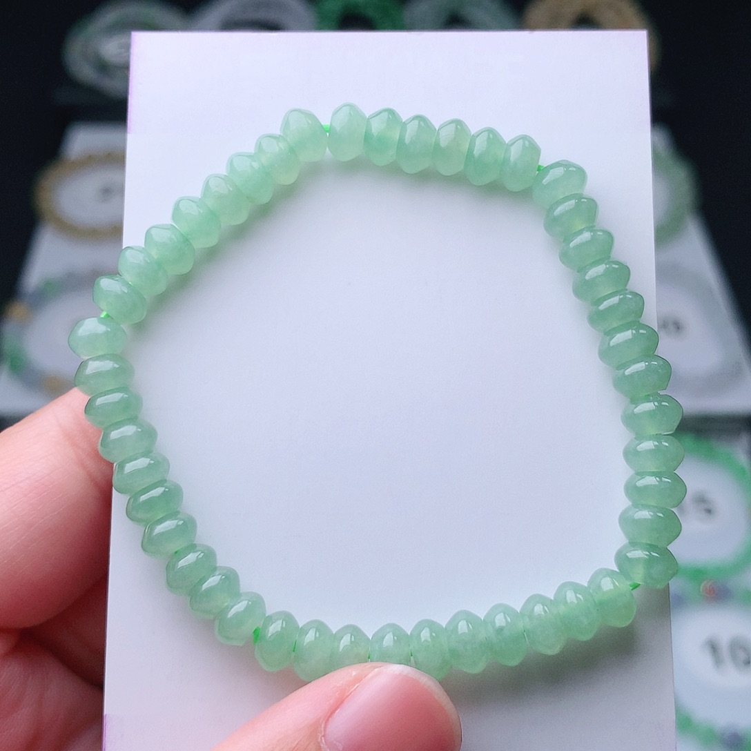 翡翠手串未镶嵌翡翠