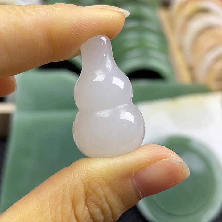 石英岩玉未镶嵌颈饰