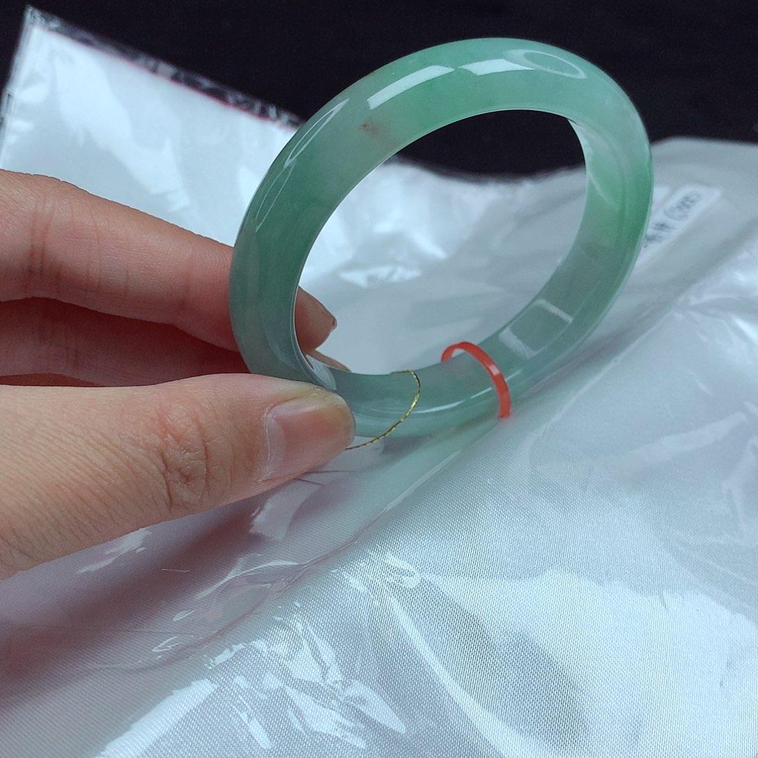 翡翠手镯未镶嵌53圈贵妃550