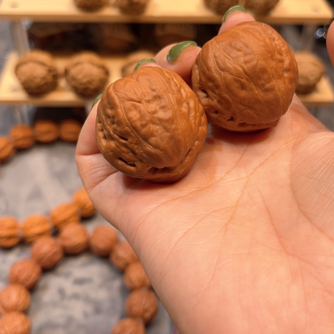 桃核把件玉面金蟾