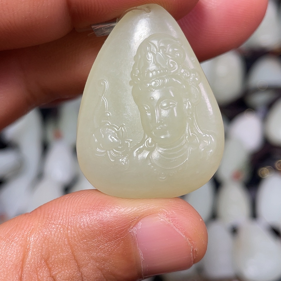 龙***龙颈饰未镶嵌和田玉吊坠