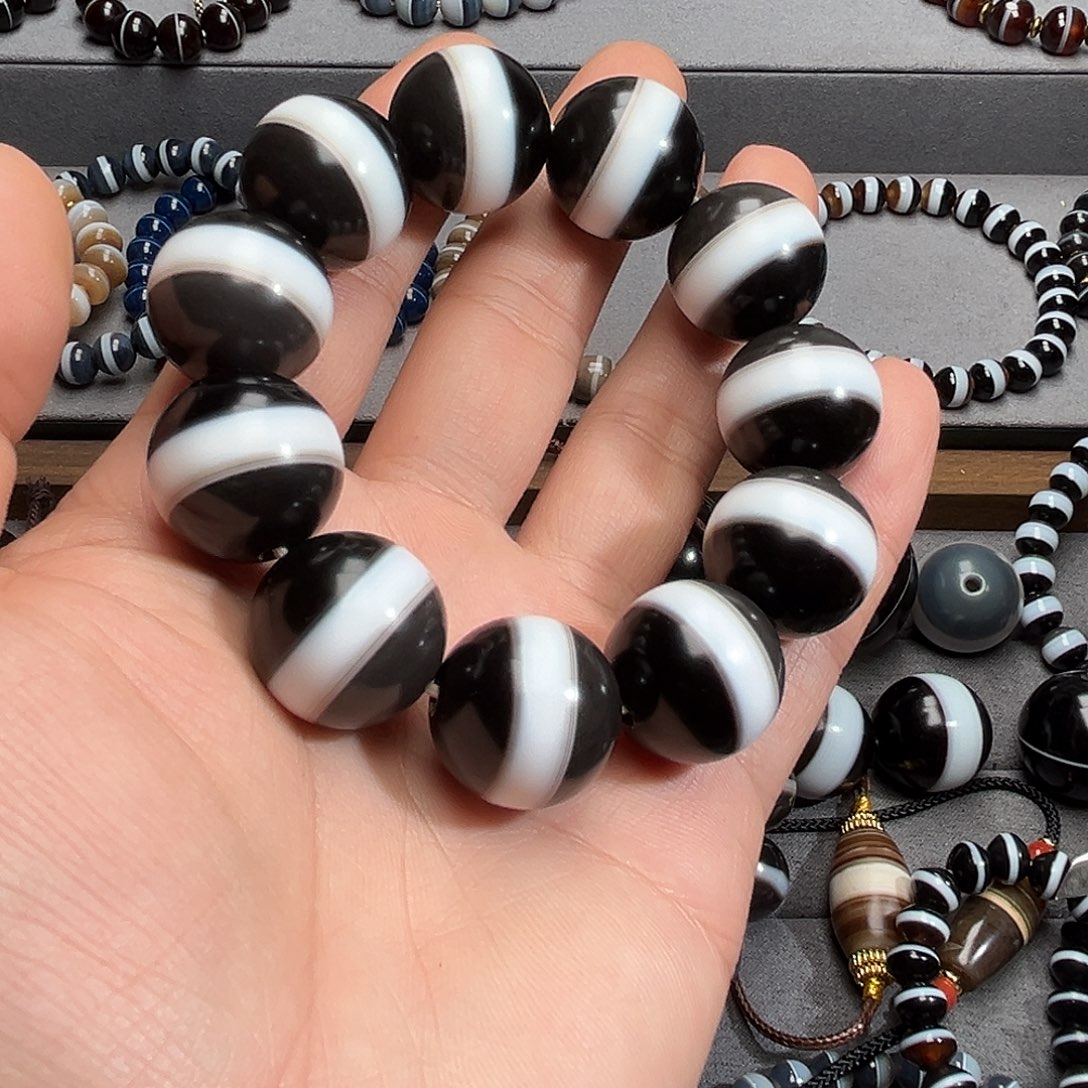 强***玛瑙/玉髓未镶嵌玛瑙