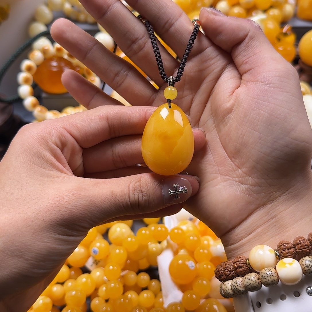 琥珀珠宝奇石未镶嵌水滴