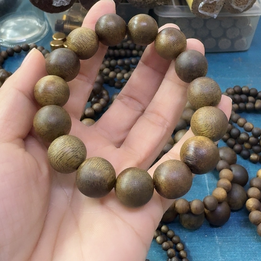 沉香沉香碎屑海南沉香黄油格1.4大十碎屑