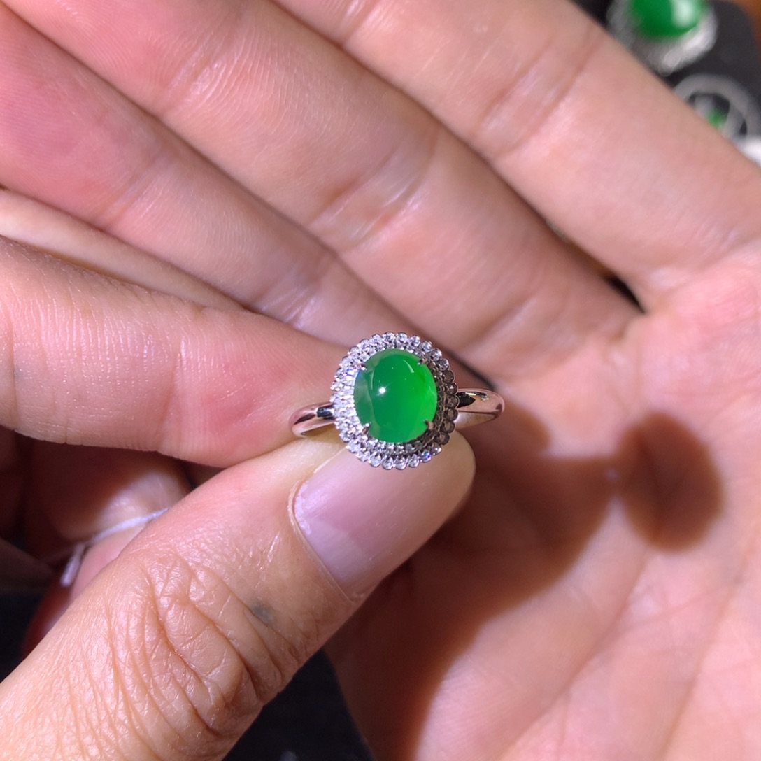 翡翠18K金镶嵌戒指翡翠