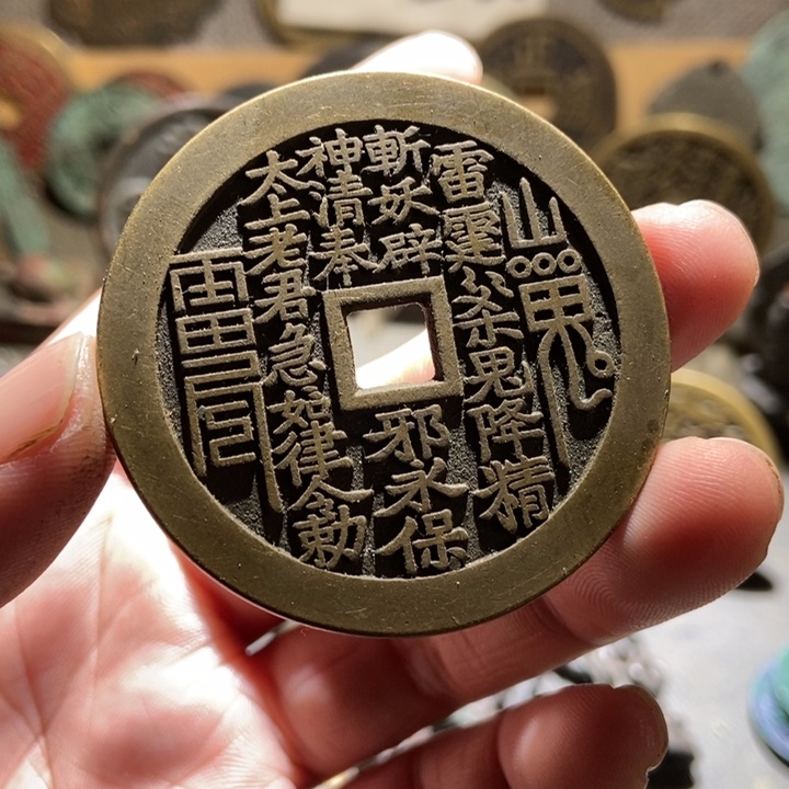 栋***哥铜现代工艺品仿制品