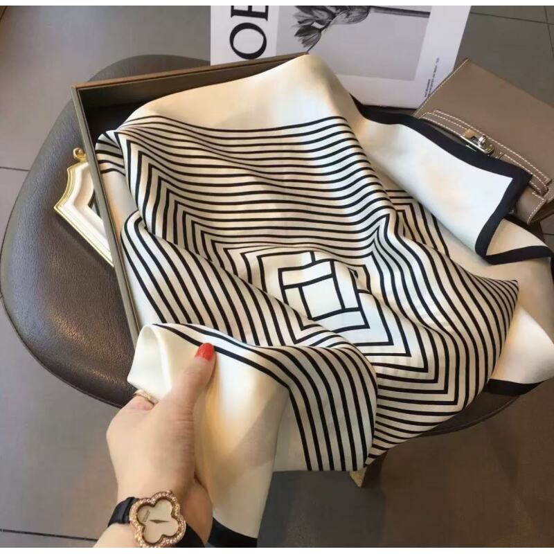 A012【黑白条纹】70*70左右小清新布料丝巾